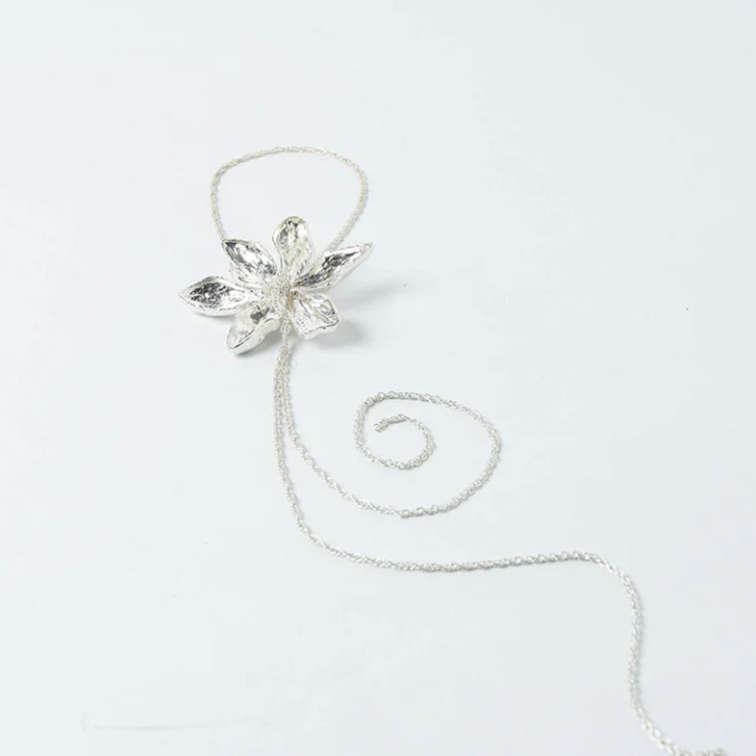 Cadena Flor Anemona Plateado