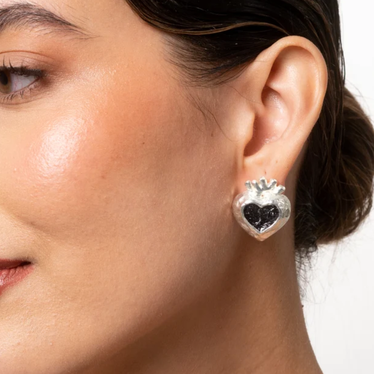 Aretes Corazón Anatómico Plateado x Negro
