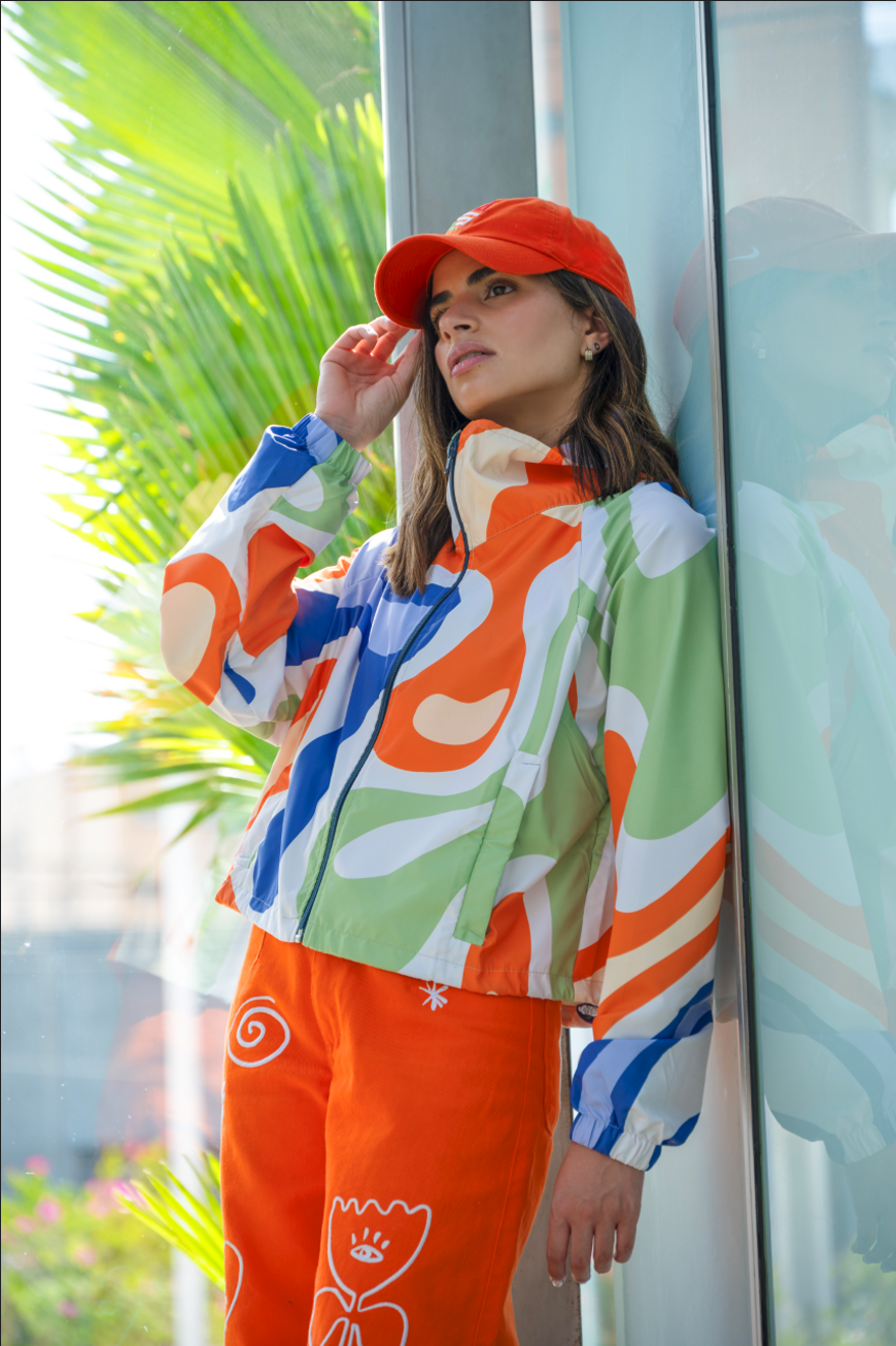 Rompevientos Cropped Movimiento en Color