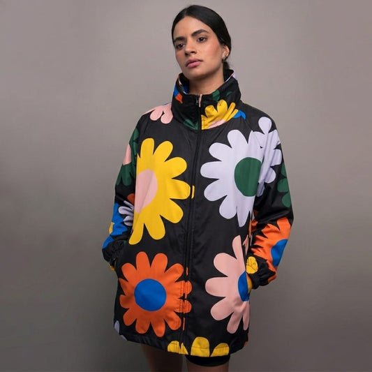 Rompevientos Oversize Blooming Negro x Colores