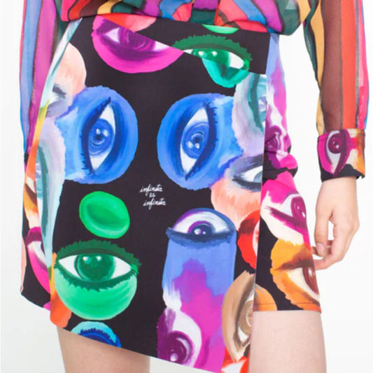 Falda Presente Rozando Ojos