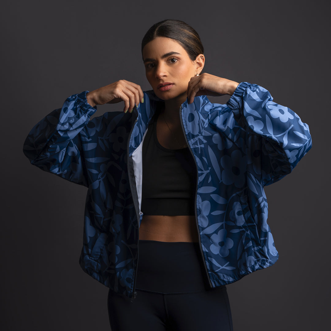 Rompevientos Cropped Flor Azulada